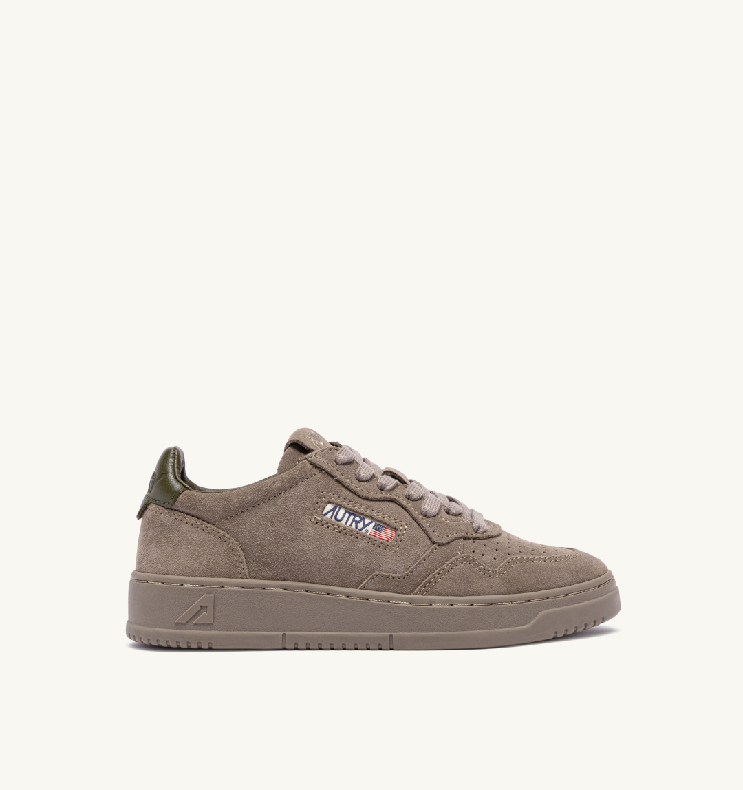 AUTRY INTERNATIONAL SRL Patike MEDALIST LOW WOM OH03 SUEDE/LEATHER ANTILOPE/MILITARY/JZ26 — glavna fotografija