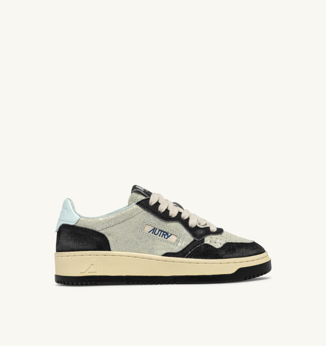 AUTRY INTERNATIONAL SRL Patike MEDALIST LOW WOM YB04 LAMINATED SUEDE/SUEDE SILVER/BLACK SUGAR/JZ26 — glavna fotografija