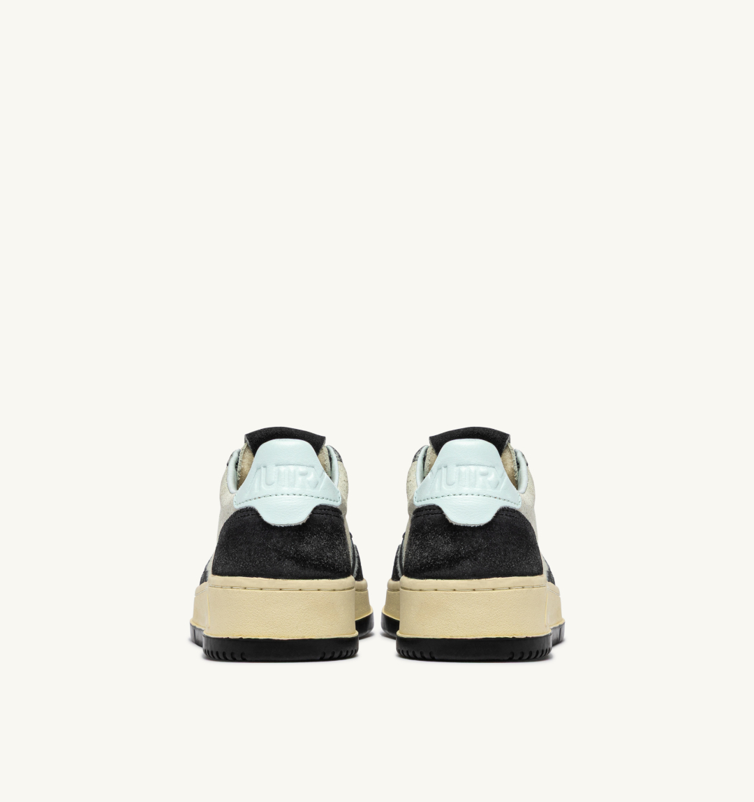 AUTRY INTERNATIONAL SRL Patike MEDALIST LOW WOM YB04 LAMINATED SUEDE/SUEDE SILVER/BLACK SUGAR/JZ26 — foto 3