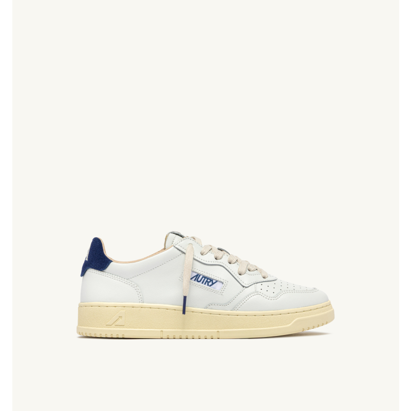 AUTRY INTERNATIONAL SRL Patike MEDALIST LOW MAN BJ03 LEATHER/SUEDE/LOGO WHITE/BLUE DEPTHS/JZ26