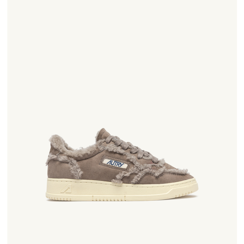 AUTRY INTERNATIONAL SRL Patike MEDALIST LOW WOM GX02 SUEDE/SHEARLING TAUPE/JZ2